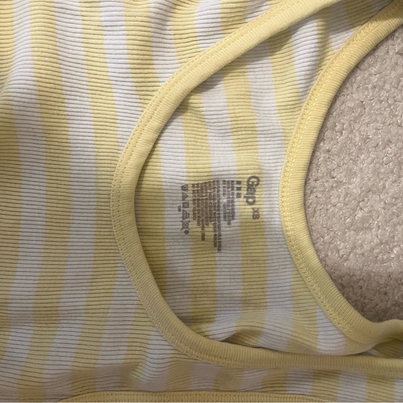 GAP Tank Top - Picture 2 of 2